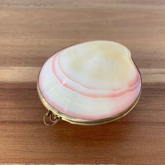 Vintage shell coin purse - Picture 2 of 4